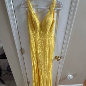 Elegant Yellow Lace Gown